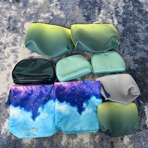 10 La mer Cosmetic Bags